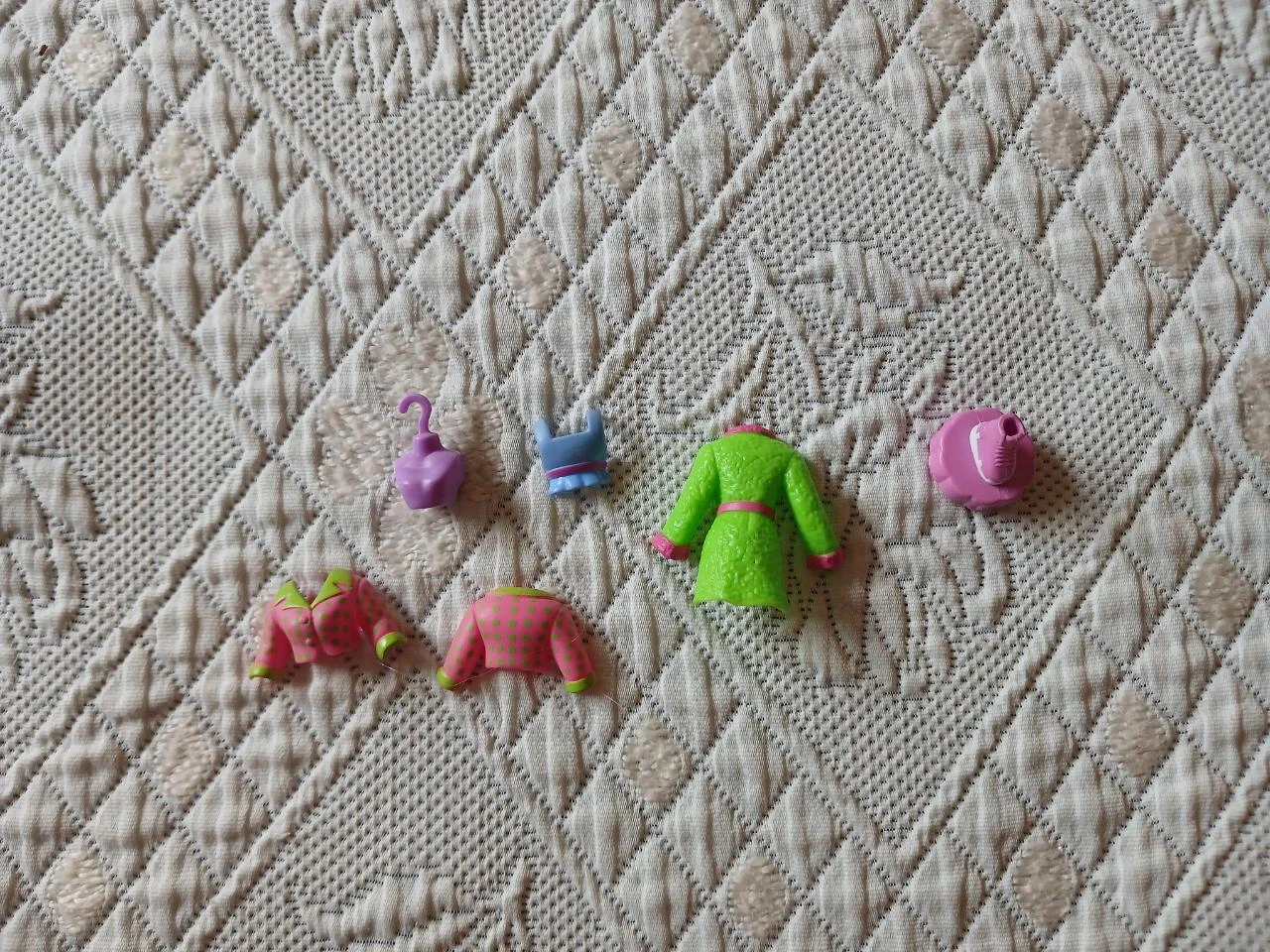Roupa Incompleta Polly Pocket.